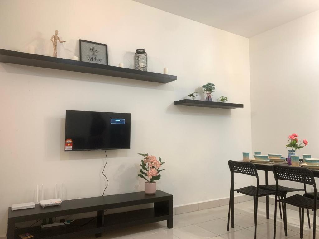 1 Dream - Tiara Imperio Studio Netflix 舒适和浪漫环境适合情侣 Bangi Bagian luar foto